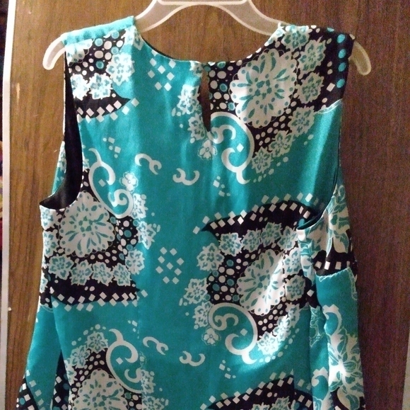 Lane Bryant, Sleeveless Top, 22, Aqua Blue Print, 100% polyester, pre-owned - Picture 2 of 5